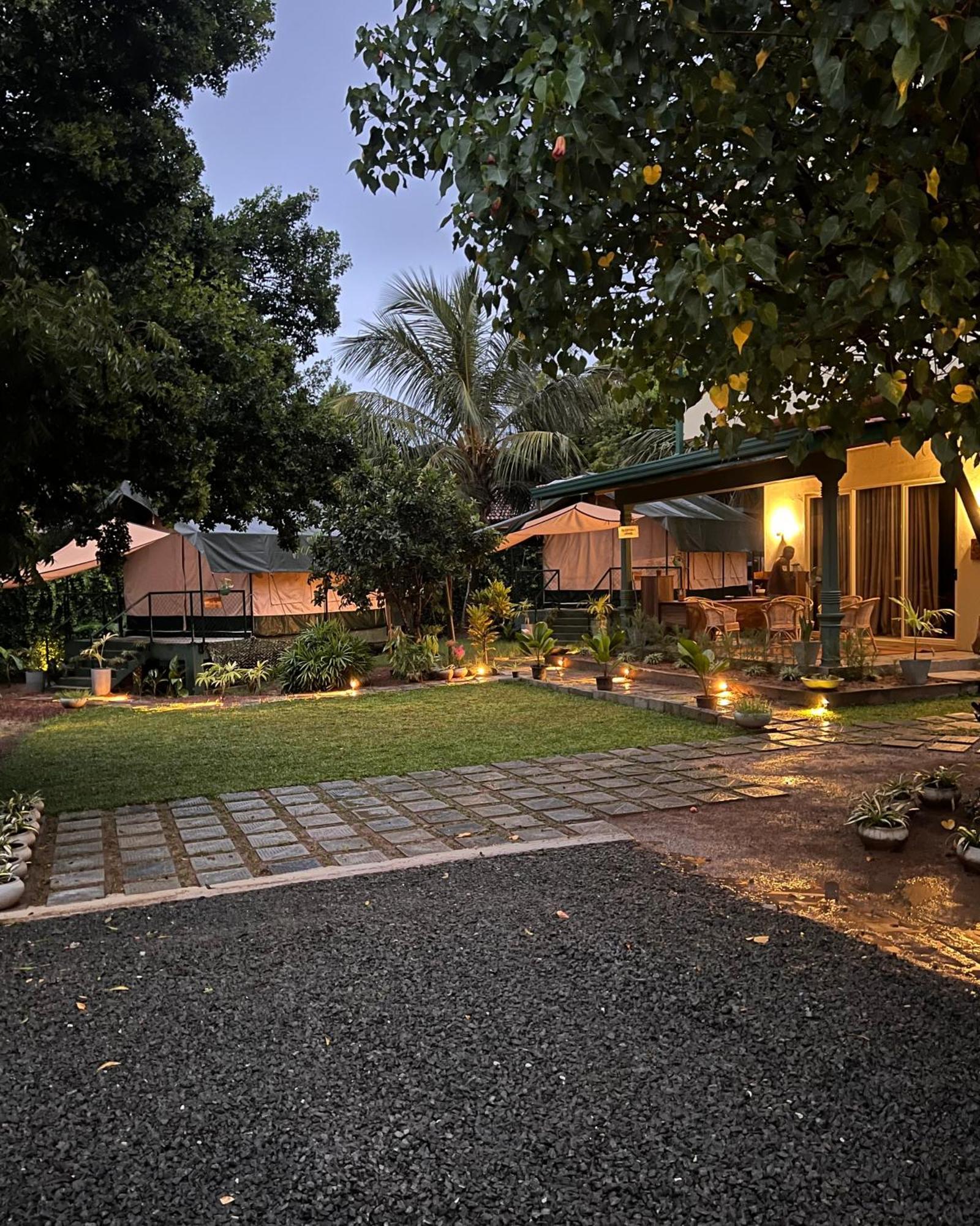 At One - Glamping Hotel Rekawa Luaran gambar